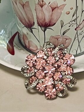 Eisenberg ICE Pink & Clear VTG Chaton  Rhinestone Silver Tone Flower Brooch